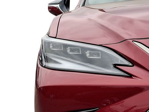 Used 2024 Lexus ES 300h F Sport image 10