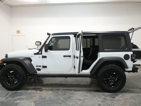 Used 2019 Jeep Wrangler Unlimited Sport image 28