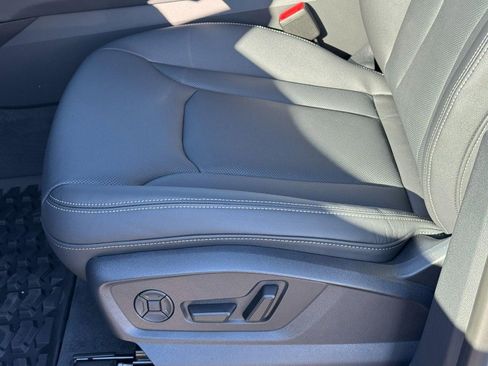 New 2026 Audi Q8 Premium Plus image 18