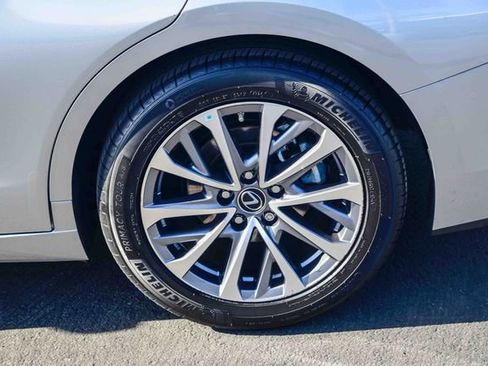 Certified 2023 Lexus ES 350 w/ Accessory Package (Z1) image 9