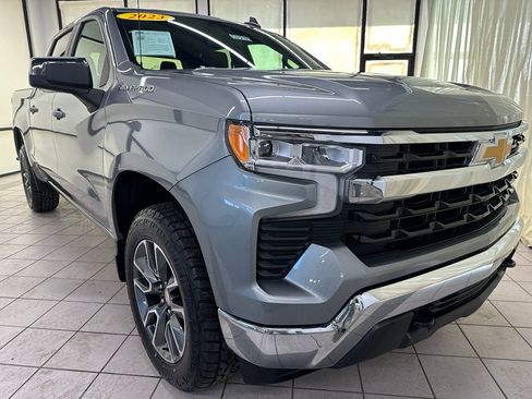 Certified 2023 Chevrolet Silverado 1500 LT image 2