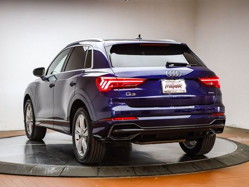 Certified 2022 Audi Q3 2.0T Premium w/ Convenience Package image 9