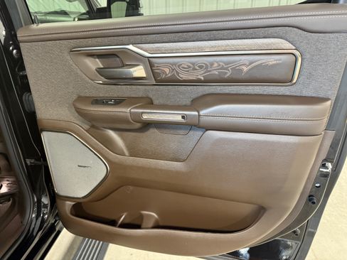 Used 2025 RAM 1500 Limited AWD/4WD image 6