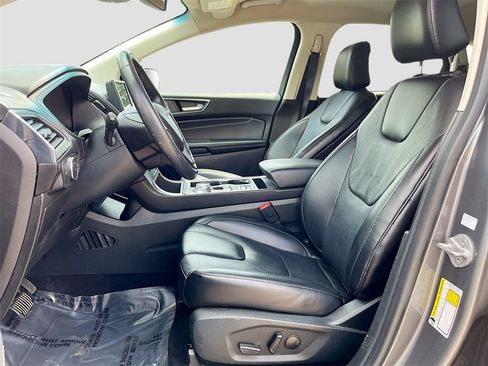 Used 2022 Ford Edge Titanium image 20