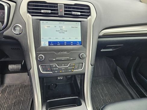 Used 2020 Ford Fusion SEL FWD image 17