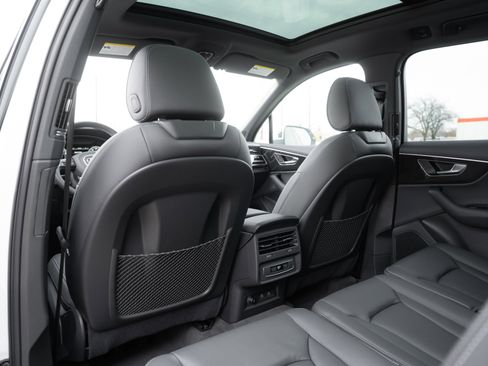 New 2026 Audi Q7 Premium image 27
