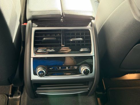 Used 2022 BMW 740i w/ M Sport Package image 15