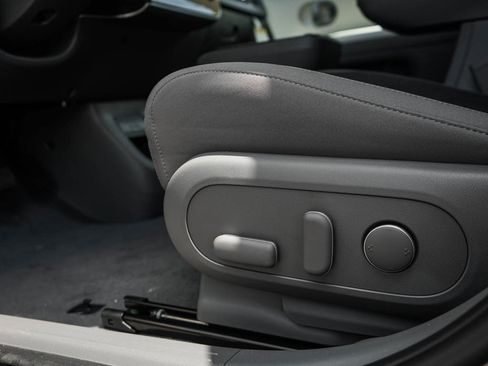 New 2026 Hyundai Ioniq 5 SE AWD/4WD image 17