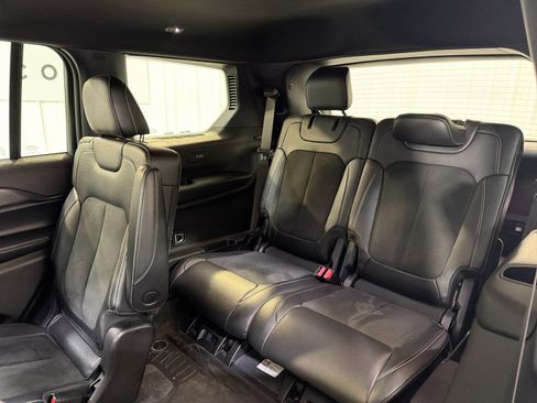 Used 2023 Jeep Grand Cherokee L Laredo image 26