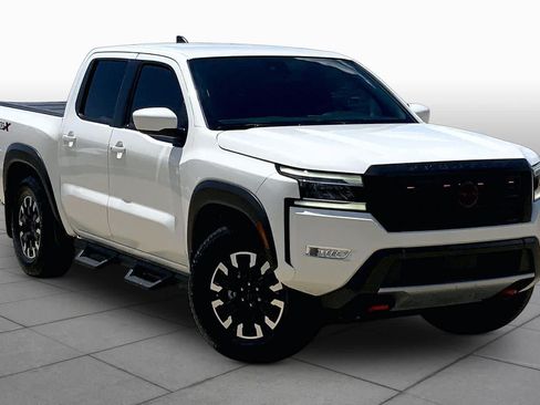 Used 2024 Nissan Frontier Pro-X RWD image 3