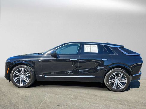 Used 2026 Cadillac Lyriq Luxury AWD/4WD image 6