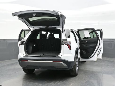 Used 2025 Chevrolet Equinox LT AWD/4WD image 46