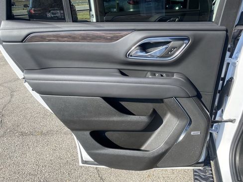 Used 2024 Chevrolet Tahoe Z71 w/ Luxury Package image 14