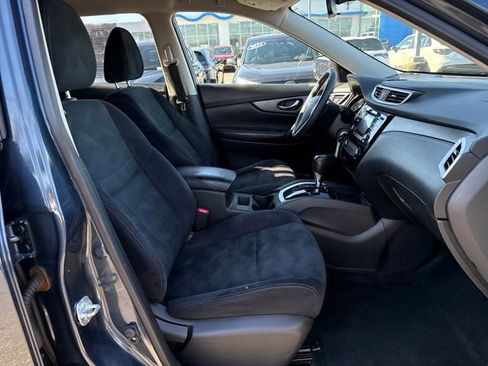 Used 2016 Nissan Rogue S w/ Appearance Package image 12