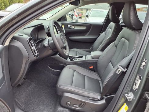 New 2026 Volvo XC40 B5 Core w/ Climate Package AWD/4WD image 7