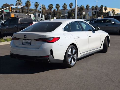 New 2026 BMW i4 xDrive40i image 7