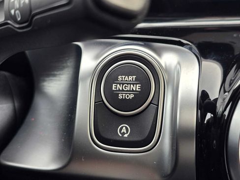 Used 2026 Mercedes-Benz GLB 250 4MATIC image 34