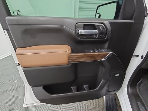 Used 2021 Chevrolet Silverado 1500 High Country w/ Technology Package image 33