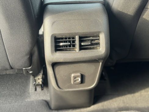 Used 2023 Chevrolet Equinox LS w/ LS Convenience Package image 25