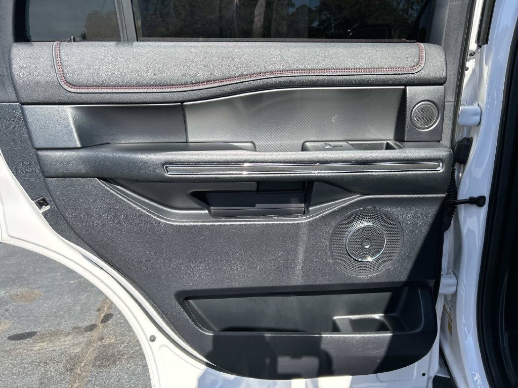 Used 2019 Ford Expedition Limited w/ Equipment Group 303A AWD/4WD image 13