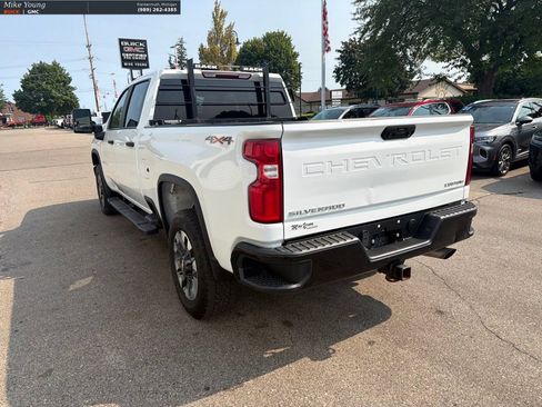 Used 2021 Chevrolet Silverado 2500 Custom w/ Custom Value Package AWD/4WD image 8