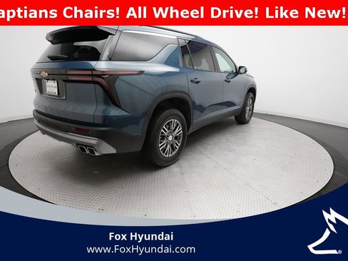Used 2025 Chevrolet Traverse LT image 37