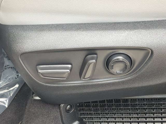 Certified 2024 Toyota Sienna XLE FWD image 23