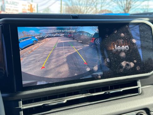 Used 2024 Jeep Wrangler Sahara image 26