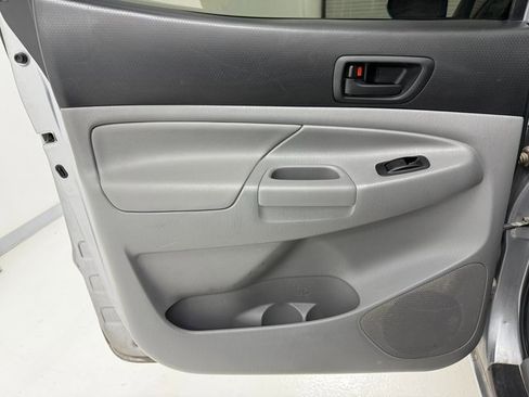 Used 2014 Toyota Tacoma PreRunner image 35