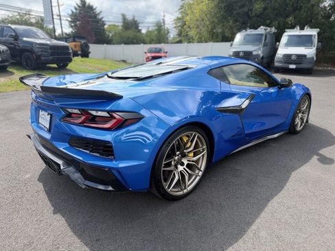 Used 2024 Chevrolet Corvette Z06 RWD image 3