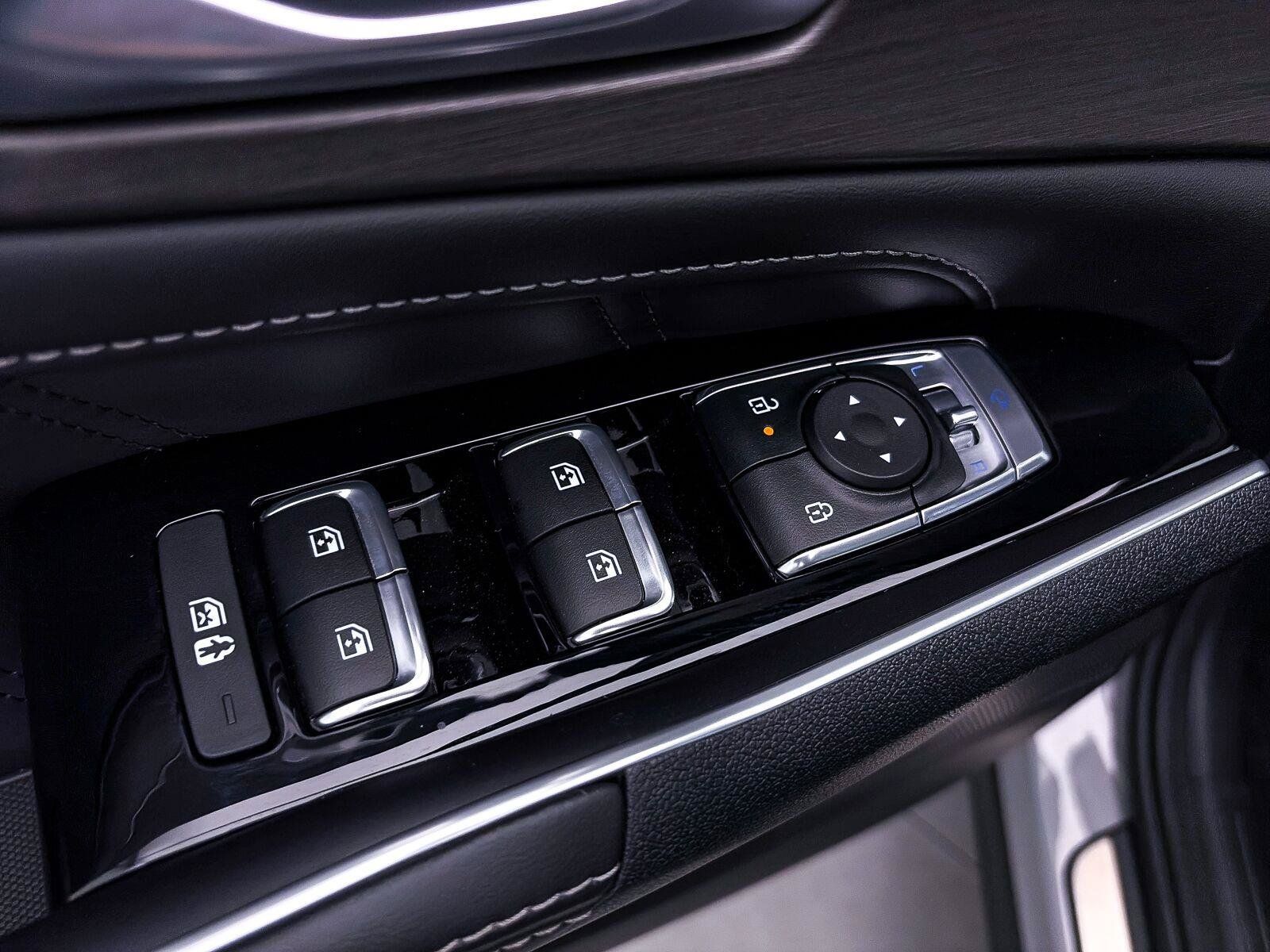Used 2025 Kia Sorento SX AWD/4WD image 18