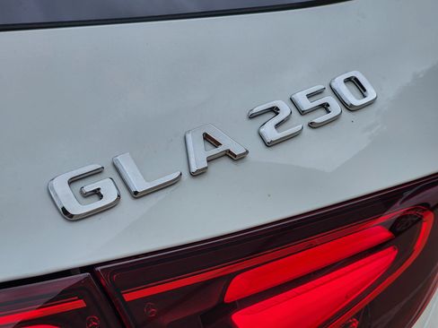 Used 2025 Mercedes-Benz GLA 250 image 27