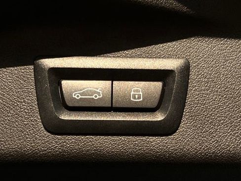 Used 2024 BMW X7 M60i w/ Executive Package image 34