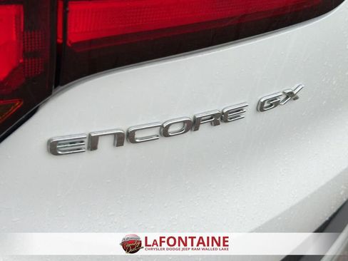 Used 2025 Buick Encore GX Preferred image 27