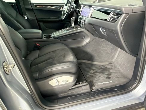 Used 2021 Porsche Macan image 15