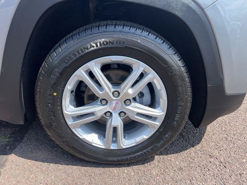 Used 2023 GMC Terrain SLE FWD image 9