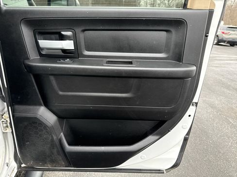 Used 2019 RAM 3500 Tradesman w/ Chrome Appearance Group RWD image 23