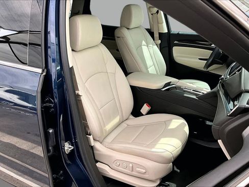 Used 2024 Buick Enclave Premium AWD/4WD image 9