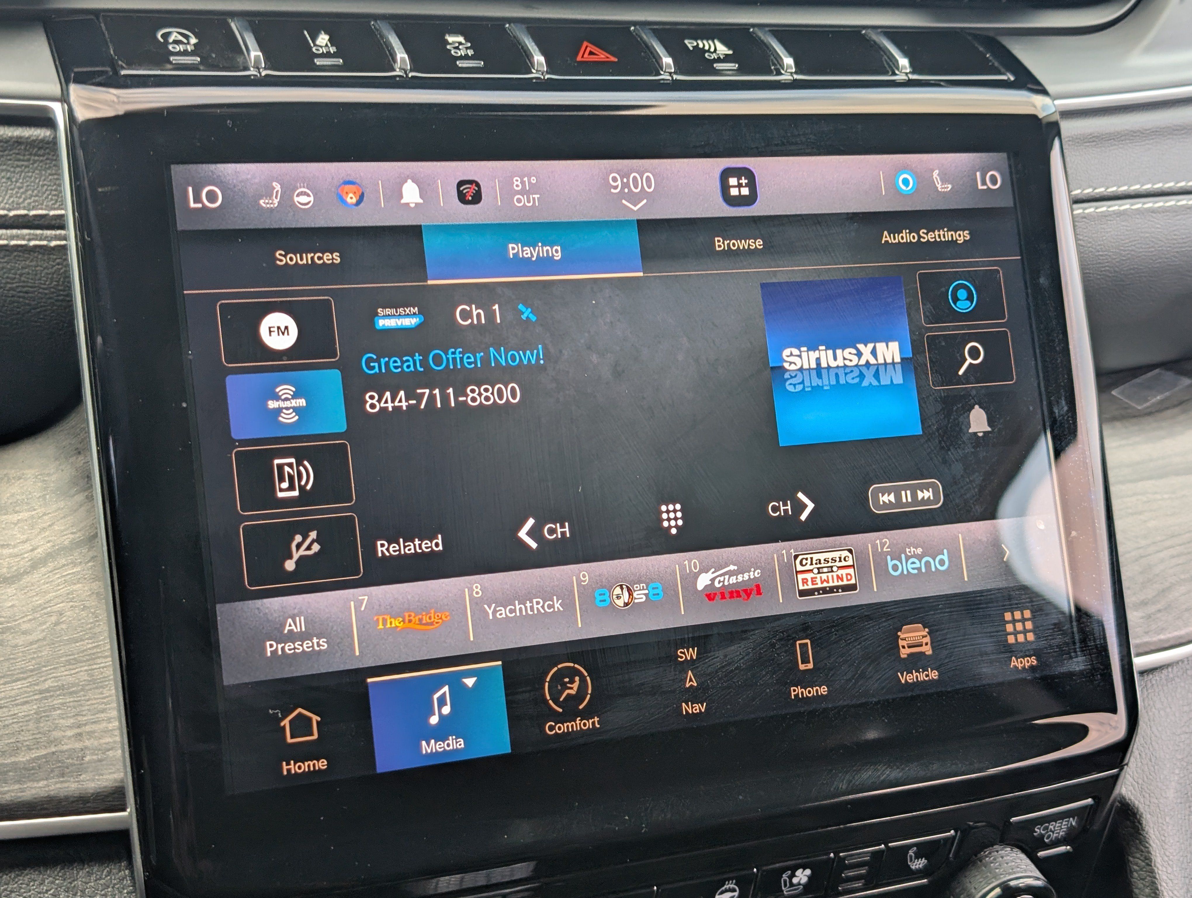 Used 2024 Jeep Grand Cherokee Limited w/ Luxury Tech Group II AWD/4WD image 29