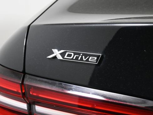 Used 2024 BMW 530i xDrive AWD/4WD image 39