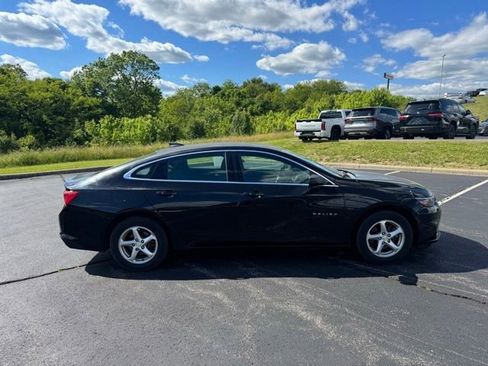 Used 2017 Chevrolet Malibu LS FWD image 2