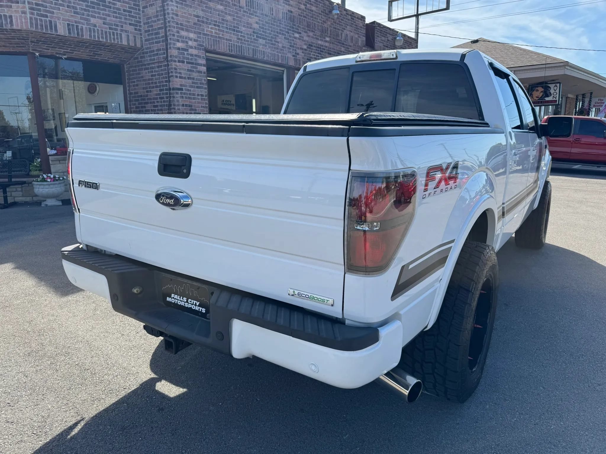 Used 2014 Ford F150 FX4 w/ Equipment Group 402A Luxury AWD/4WD image 16