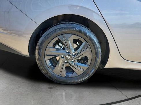 Used 2023 Hyundai Elantra SEL image 29