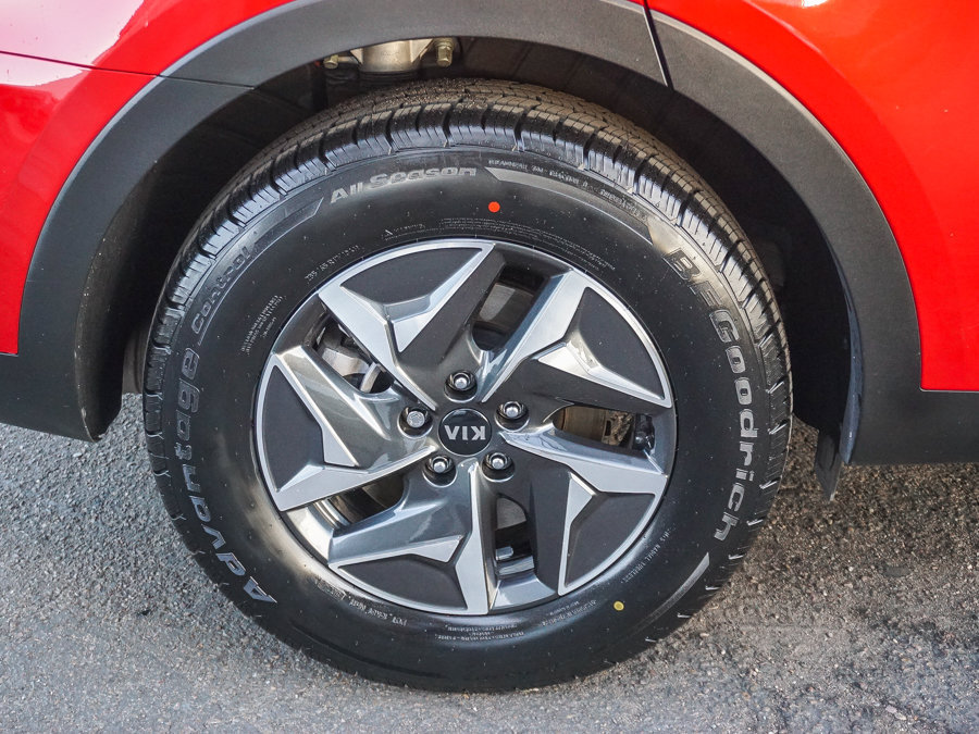 Certified 2021 Kia Sorento EX FWD image 9