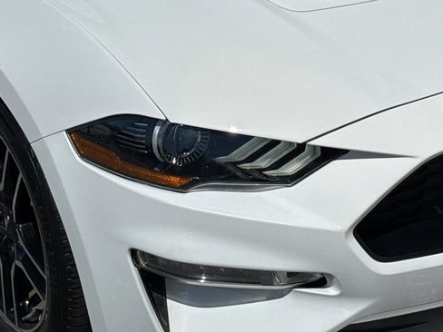 Used 2018 Ford Mustang Premium image 10