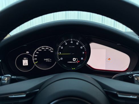 Used 2021 Porsche Panamera 4 image 21