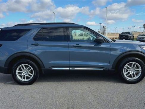 Used 2025 Ford Explorer Active image 9