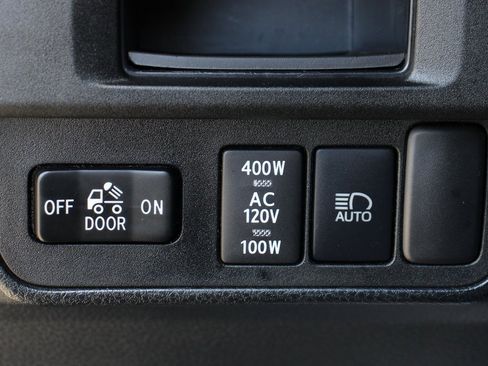 Used 2019 Toyota Tacoma TRD Sport image 17