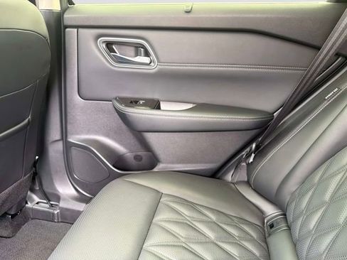 Used 2026 Nissan Rogue Platinum w/ Platinum Premium Package AWD/4WD image 14