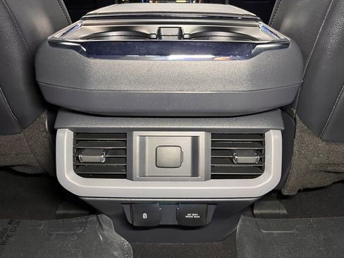 Used 2024 Ford F150 Lariat w/ FX4 Off-Road Package image 26